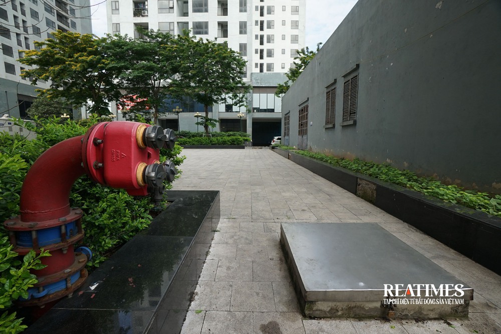 Cận cảnh khu nhà ở thương mại phục vụ tái định cư đang bỏ hoang hơn 700 căn hộ- Ảnh 18. Cận cảnh khu nhà ở thương mại phục vụ tái định cư đang bỏ hoang hơn 700 căn hộ- Ảnh 18.