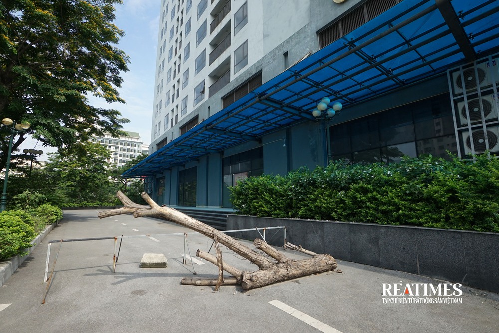 Cận cảnh khu nhà ở thương mại phục vụ tái định cư đang bỏ hoang hơn 700 căn hộ- Ảnh 3. Cận cảnh khu nhà ở thương mại phục vụ tái định cư đang bỏ hoang hơn 700 căn hộ- Ảnh 3.