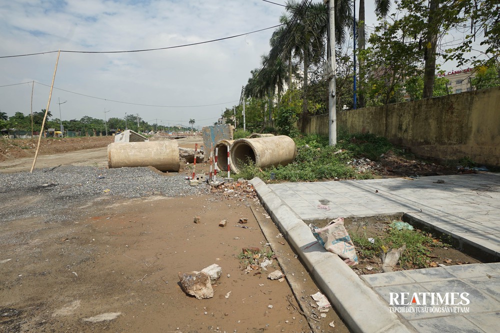 Hà Nội: Chậm tiến độ 4 năm, trục đại lộ Tây Thăng Long 10 làn xe sẽ thông xe vào tháng 10/2025- Ảnh 24. Hà Nội: Chậm tiến độ 4 năm, trục đại lộ Tây Thăng Long 10 làn xe sẽ thông xe vào tháng 10/2025- Ảnh 24.