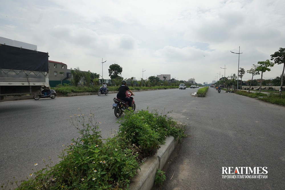 Hà Nội: Chậm tiến độ 4 năm, trục đại lộ Tây Thăng Long 10 làn xe sẽ thông xe vào tháng 10/2025- Ảnh 3. Hà Nội: Chậm tiến độ 4 năm, trục đại lộ Tây Thăng Long 10 làn xe sẽ thông xe vào tháng 10/2025- Ảnh 3.