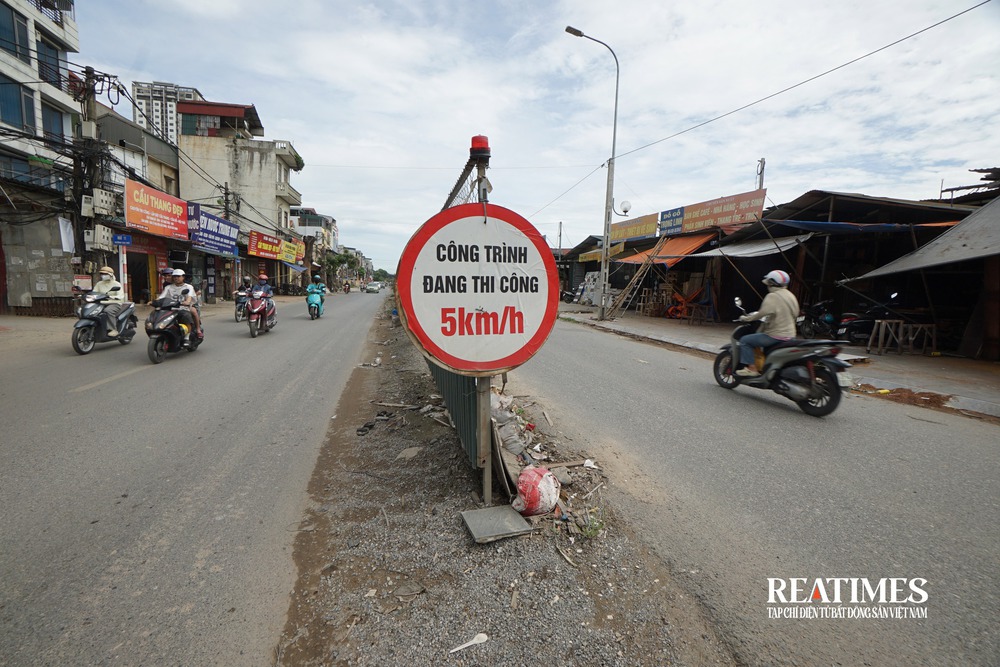 Hà Nội: Tuyến đường 2km làm gần 10 năm chưa hoàn thành- Ảnh 2. Hà Nội: Tuyến đường 2km làm gần 10 năm chưa hoàn thành- Ảnh 2.