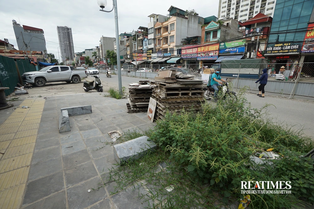 Hà Nội: Tuyến đường 2km làm gần 10 năm chưa hoàn thành- Ảnh 14. Hà Nội: Tuyến đường 2km làm gần 10 năm chưa hoàn thành- Ảnh 14.