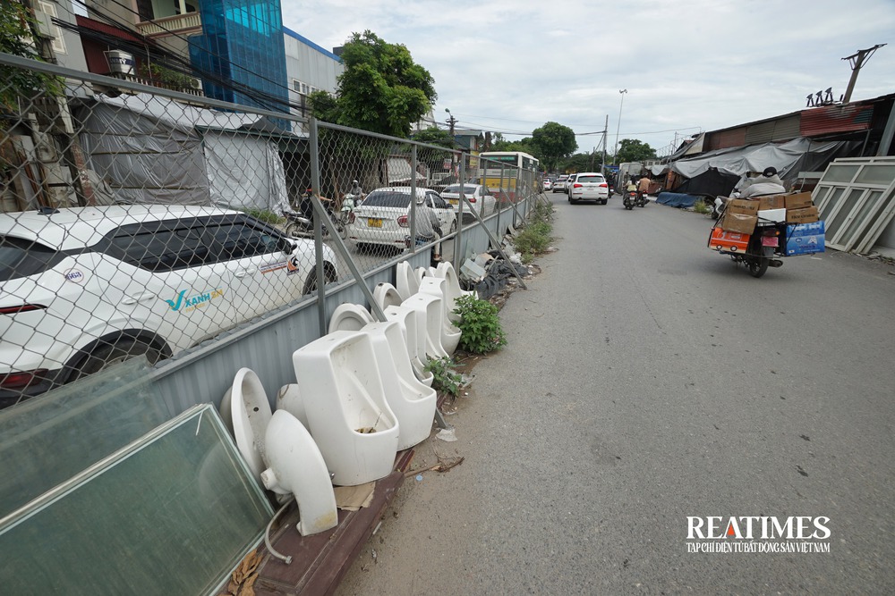 Hà Nội: Tuyến đường 2km làm gần 10 năm chưa hoàn thành- Ảnh 17. Hà Nội: Tuyến đường 2km làm gần 10 năm chưa hoàn thành- Ảnh 17.