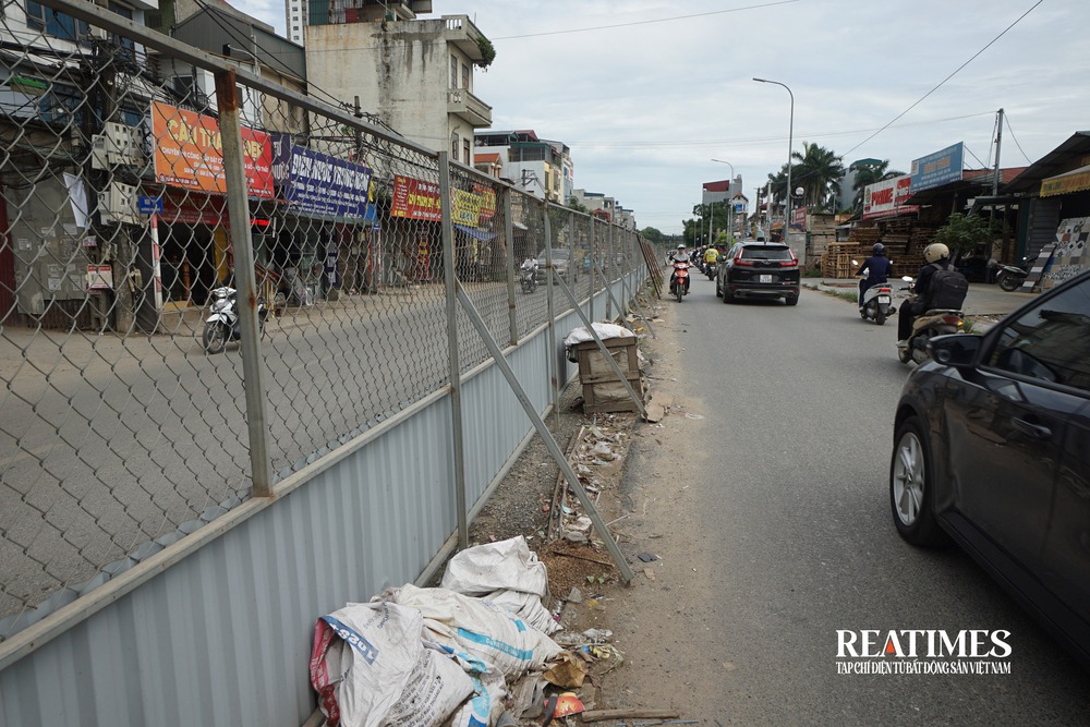 Hà Nội: Tuyến đường 2km làm gần 10 năm chưa hoàn thành- Ảnh 3. Hà Nội: Tuyến đường 2km làm gần 10 năm chưa hoàn thành- Ảnh 3.