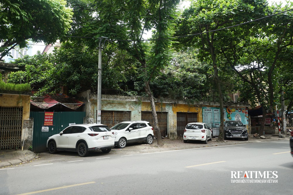 Hà Nội: Tuyến phố dài gần 1km có 5 trụ sở công bỏ hoang lãng phí- Ảnh 16. Hà Nội: Tuyến phố dài gần 1km có 5 trụ sở công bỏ hoang lãng phí- Ảnh 16.