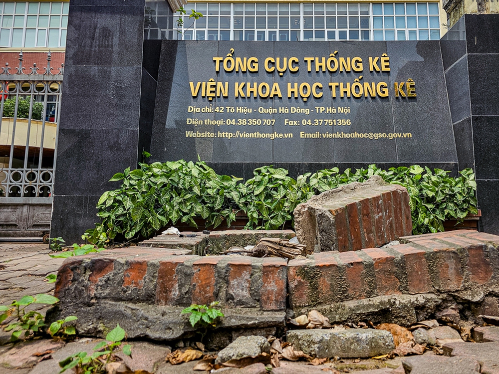 Hà Nội: Tuyến phố dài gần 1km có 5 trụ sở công bỏ hoang lãng phí- Ảnh 26. Hà Nội: Tuyến phố dài gần 1km có 5 trụ sở công bỏ hoang lãng phí- Ảnh 26.