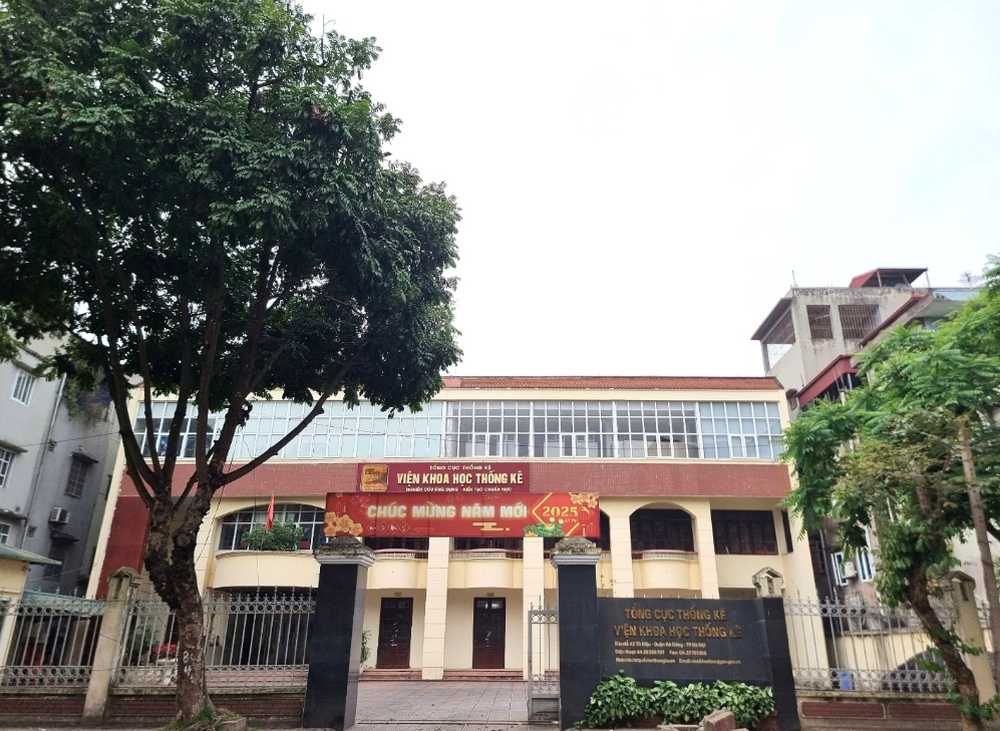 Hà Nội: Tuyến phố dài gần 1km có 5 trụ sở công bỏ hoang lãng phí- Ảnh 27. Hà Nội: Tuyến phố dài gần 1km có 5 trụ sở công bỏ hoang lãng phí- Ảnh 27.
