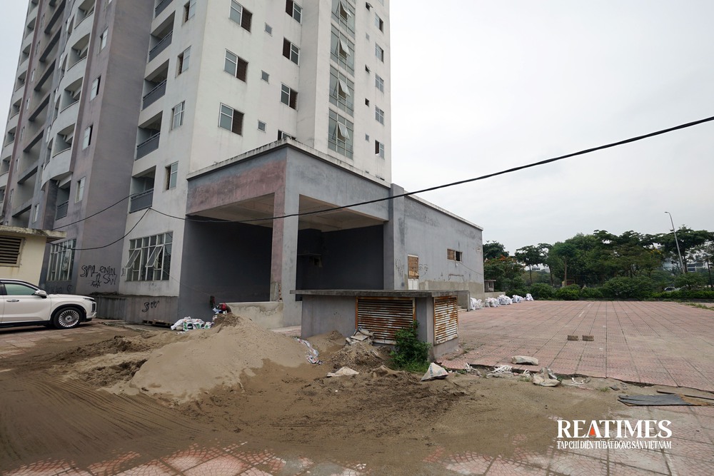 Hà Nội: Khu tái định cư Đền Lừ III bỏ hoang không người ở- Ảnh 4. Hà Nội: Khu tái định cư Đền Lừ III bỏ hoang không người ở- Ảnh 4.