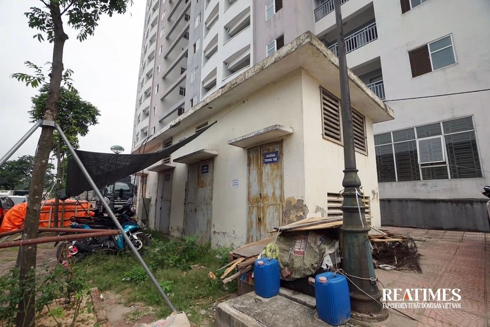 Hà Nội: Khu tái định cư Đền Lừ III bỏ hoang không người ở- Ảnh 10. Hà Nội: Khu tái định cư Đền Lừ III bỏ hoang không người ở- Ảnh 10.