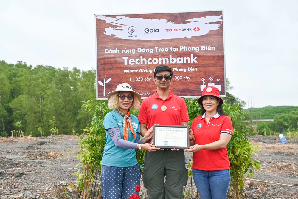 Techcombank: Song hành chiến lược “số” - “xanh”, dẫn dắt hành trình chuyển đổi ngành tài chính- Ảnh 9. Techcombank: Song hành chiến lược “số” - “xanh”, dẫn dắt hành trình chuyển đổi ngành tài chính- Ảnh 9.