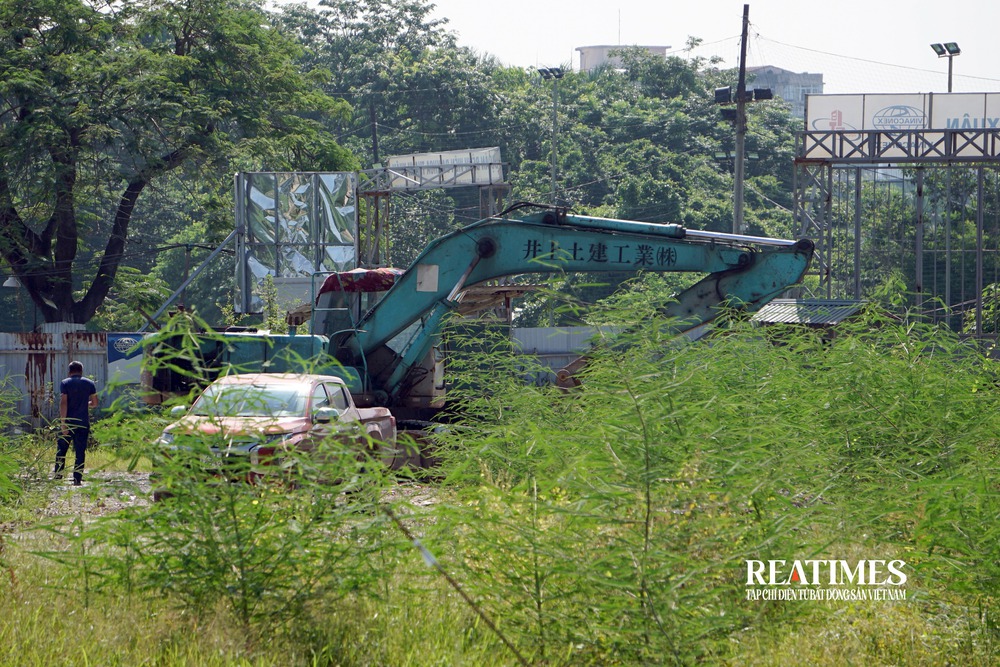 Hà Nội: Dự án Bệnh viện đa khoa Thanh Xuân hơn 10 năm vẫn là bãi cỏ mọc lãng phí- Ảnh 11. Hà Nội: Dự án Bệnh viện đa khoa Thanh Xuân hơn 10 năm vẫn là bãi cỏ mọc lãng phí- Ảnh 11.