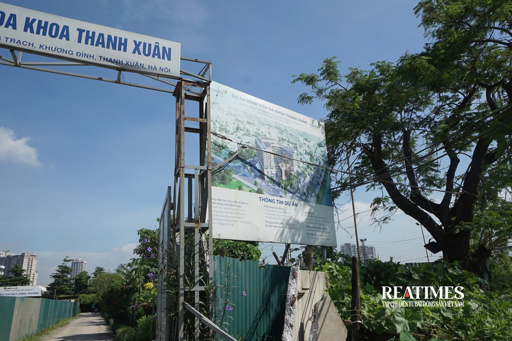 Hà Nội: Dự án Bệnh viện đa khoa Thanh Xuân hơn 10 năm vẫn là bãi cỏ mọc lãng phí- Ảnh 2. Hà Nội: Dự án Bệnh viện đa khoa Thanh Xuân hơn 10 năm vẫn là bãi cỏ mọc lãng phí- Ảnh 2.