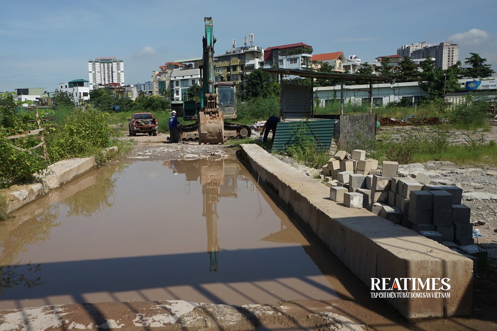 Hà Nội: Dự án Bệnh viện đa khoa Thanh Xuân hơn 10 năm vẫn là bãi cỏ mọc lãng phí- Ảnh 3. Hà Nội: Dự án Bệnh viện đa khoa Thanh Xuân hơn 10 năm vẫn là bãi cỏ mọc lãng phí- Ảnh 3.