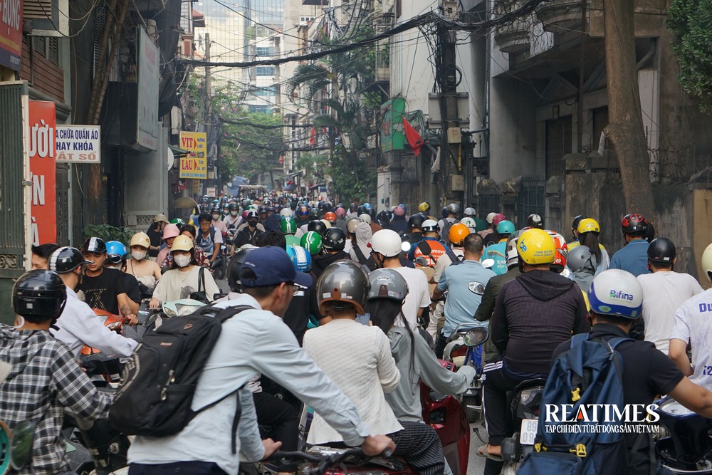 Hà Nội: Ngõ 381 Nguyễn Khang bao giờ được mở rộng?- Ảnh 15. Hà Nội: Ngõ 381 Nguyễn Khang bao giờ được mở rộng?- Ảnh 15.