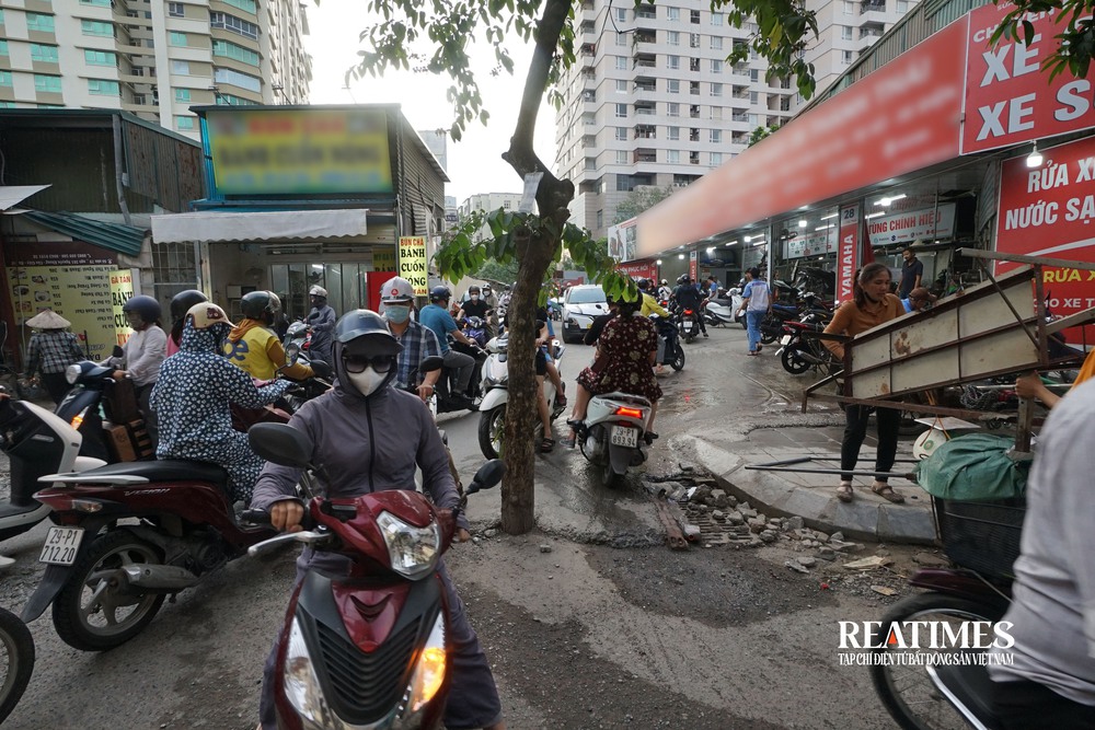 Hà Nội: Ngõ 381 Nguyễn Khang bao giờ được mở rộng?- Ảnh 14. Hà Nội: Ngõ 381 Nguyễn Khang bao giờ được mở rộng?- Ảnh 14.