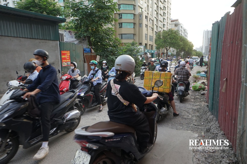 Hà Nội: Ngõ 381 Nguyễn Khang bao giờ được mở rộng?- Ảnh 17. Hà Nội: Ngõ 381 Nguyễn Khang bao giờ được mở rộng?- Ảnh 17.
