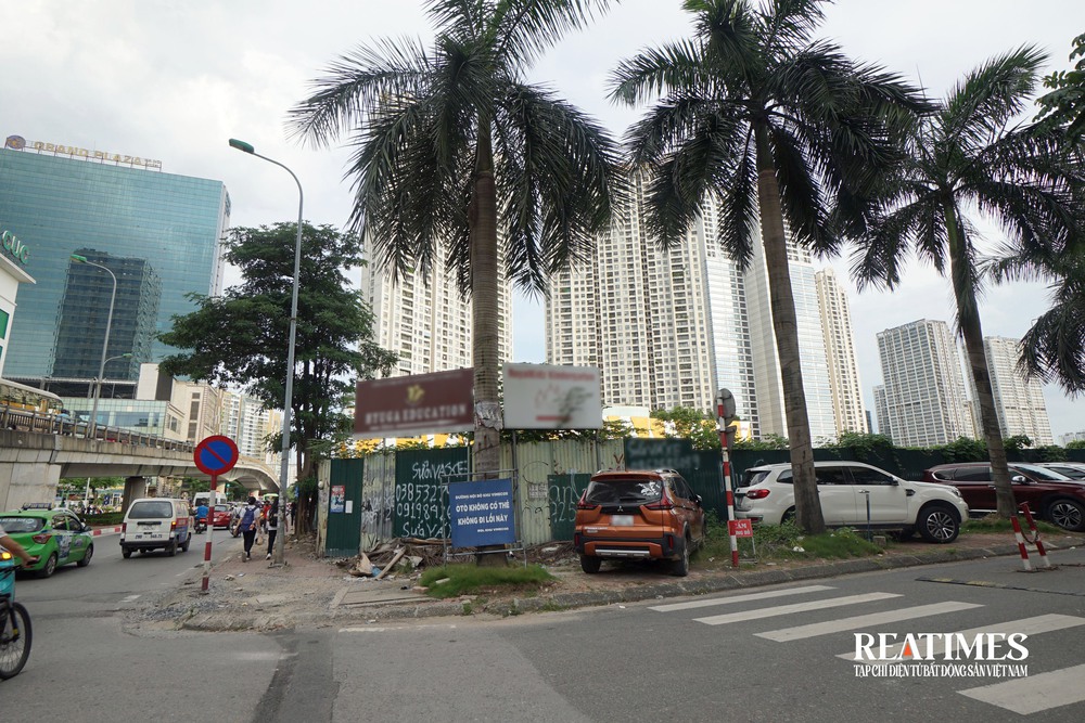 Hà Nội: Dự án tháp tài chính quốc tế hơn 13.000m2 đất sau 20 năm để cỏ mọc hoang gây lãng phí- Ảnh 18. Hà Nội: Dự án tháp tài chính quốc tế hơn 13.000m2 đất sau 20 năm để cỏ mọc hoang gây lãng phí- Ảnh 18.