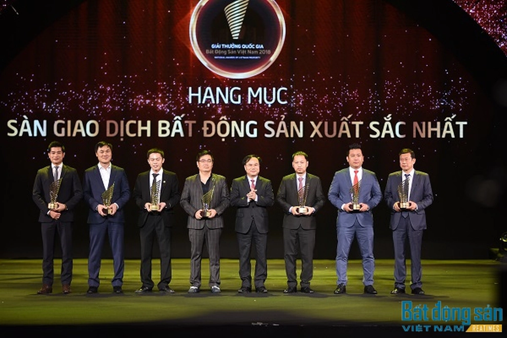 Giải thưởng Quốc gia Bất động sản Việt Nam lần thứ II: Định vị vai trò chiến lược của lĩnh vực bất động sản trong kỷ nguyên vươn mình- Ảnh 3. Giải thưởng Quốc gia Bất động sản Việt Nam lần thứ II: Định vị vai trò chiến lược của lĩnh vực bất động sản trong kỷ nguyên vươn mình- Ảnh 3.