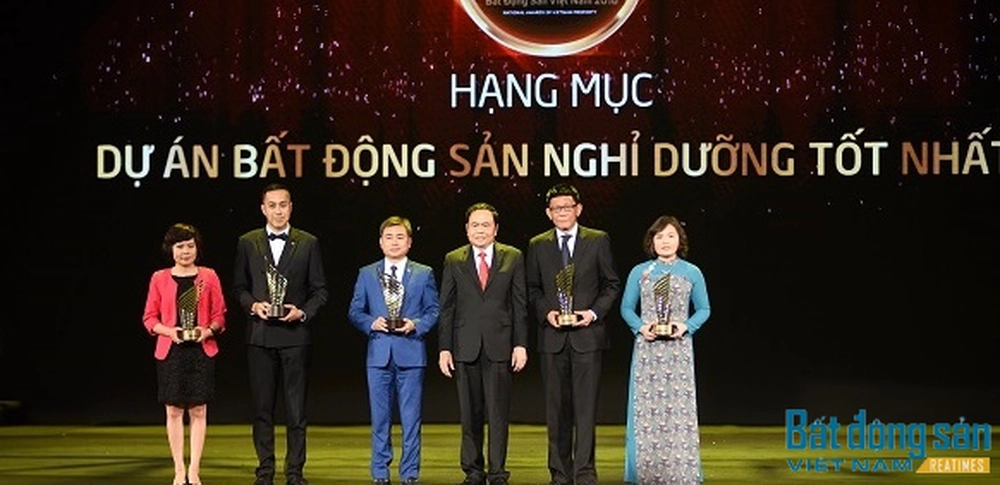 Giải thưởng Quốc gia Bất động sản Việt Nam lần thứ II: Định vị vai trò chiến lược của lĩnh vực bất động sản trong kỷ nguyên vươn mình- Ảnh 2. Giải thưởng Quốc gia Bất động sản Việt Nam lần thứ II: Định vị vai trò chiến lược của lĩnh vực bất động sản trong kỷ nguyên vươn mình- Ảnh 2.
