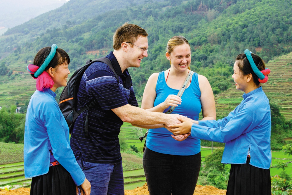 TS. Võ Trí Thành: Quảng Ninh phát triển đa cực để hội tụ thành một “điểm đến đẳng cấp, xanh và bền vững”- Ảnh 15.