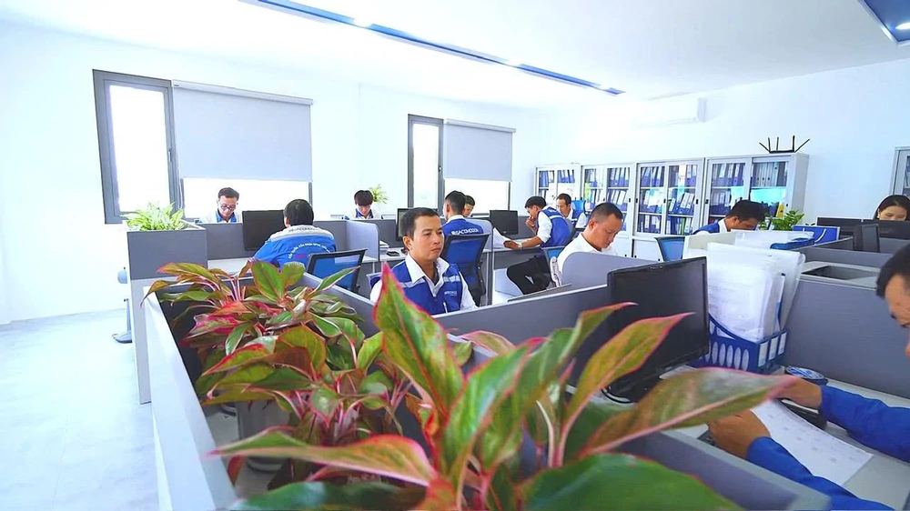 SACOMDOOR: Cân bằng thẩm mỹ, công năng và chi phí cho mỗi dự án - Ảnh 1.