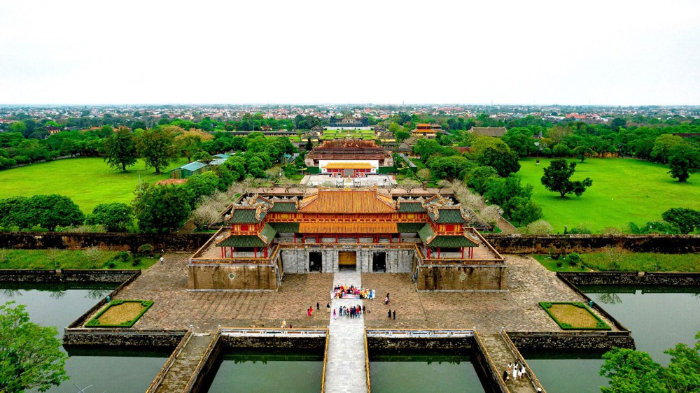 Dòng chảy đô thị Huế: Bên kia lối mới bên này kiểu xưa- Ảnh 2. Dòng chảy đô thị Huế: Bên kia lối mới bên này kiểu xưa- Ảnh 2.