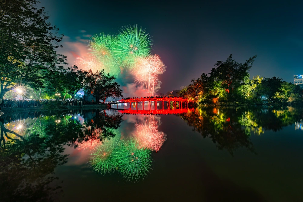 Thủ đô trong tầm nhìn thế kỷ: Tất cả vì một đất nước hùng cường hơn, một Hà Nội đẹp hơn và mỗi người dân hạnh phúc hơn- Ảnh 2.