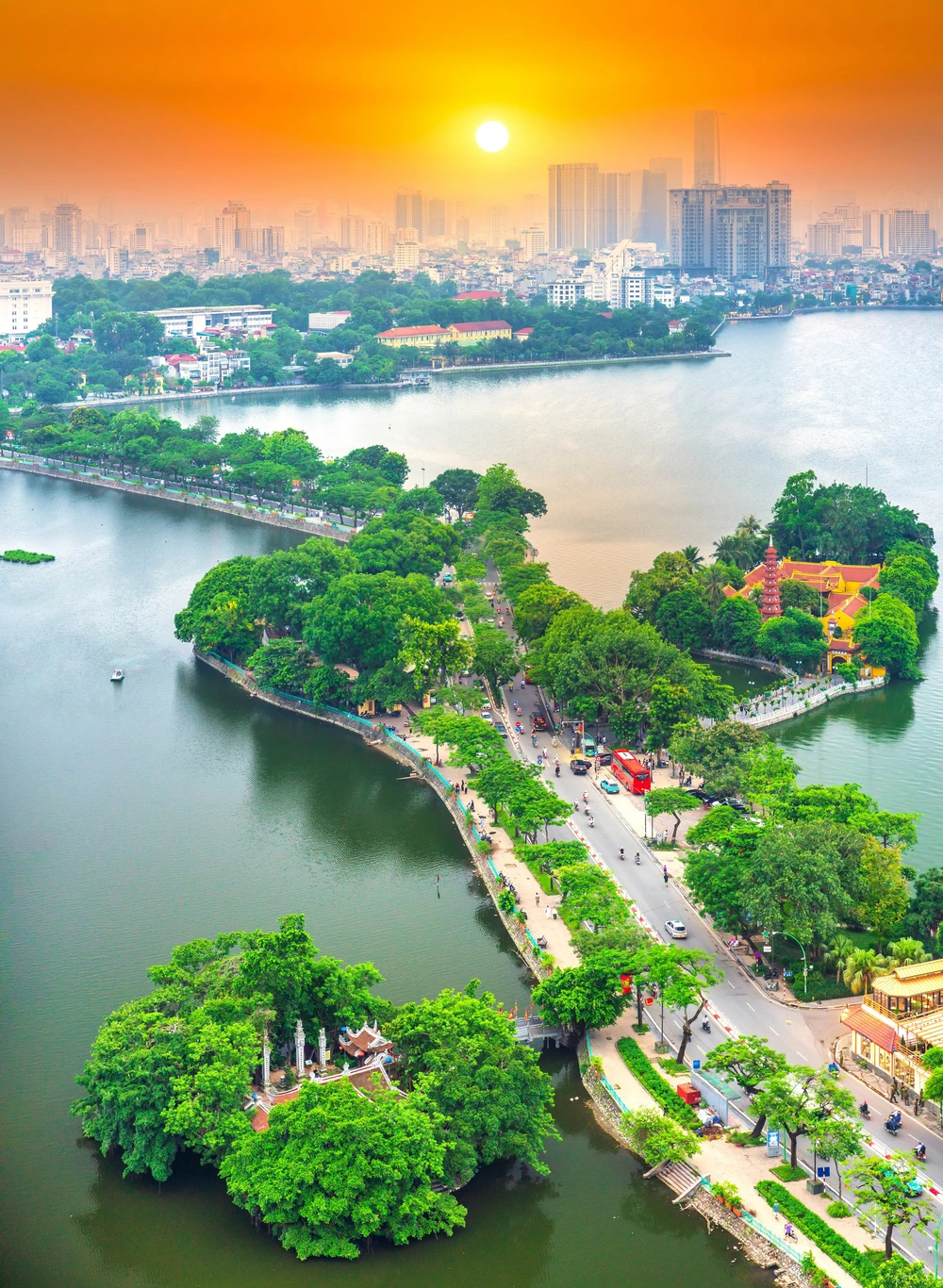 Thủ đô trong tầm nhìn thế kỷ: Tất cả vì một đất nước hùng cường hơn, một Hà Nội đẹp hơn và mỗi người dân hạnh phúc hơn- Ảnh 1.