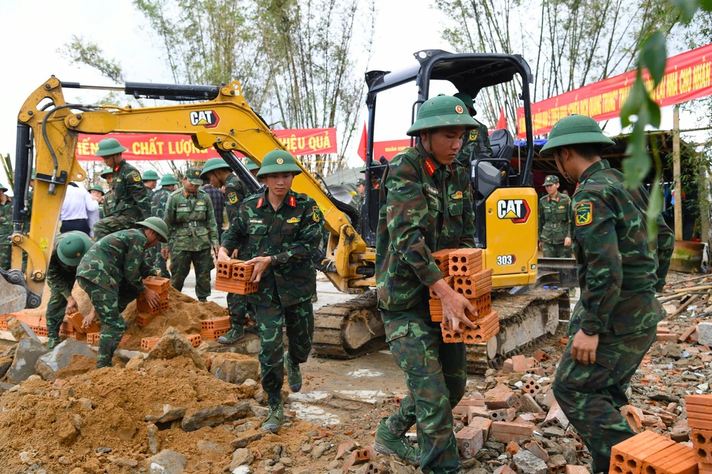 GS. TS. Hoàng Văn Cường: Thể chế, công nghệ và doanh nghiệp tư nhân là chìa khóa của mô hình tăng trưởng mới- Ảnh 7.