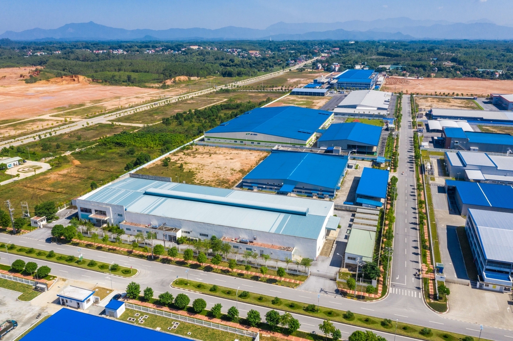 Kiên trì vun đắp nền tảng phát triển bền vững, Viglacera ghi dấu ấn tại Top 10 doanh nghiệp bất động sản công nghiệp hàng đầu Việt Nam- Ảnh 4. Kiên trì vun đắp nền tảng phát triển bền vững, Viglacera ghi dấu ấn tại Top 10 doanh nghiệp bất động sản công nghiệp hàng đầu Việt Nam- Ảnh 4.