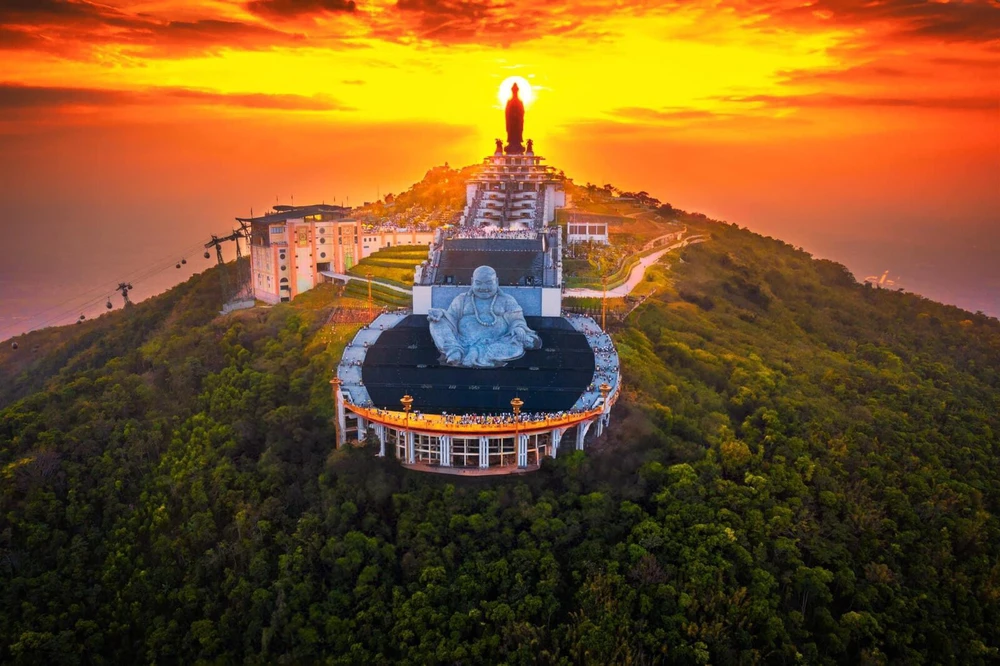 Điều gì làm nên thành công của các doanh nghiệp địa ốc "thắng lớn" tại Giải thưởng Quốc gia Bất động sản Việt Nam lần thứ II?- Ảnh 6. Điều gì làm nên thành công của các doanh nghiệp địa ốc "thắng lớn" tại Giải thưởng Quốc gia Bất động sản Việt Nam lần thứ II?- Ảnh 6.