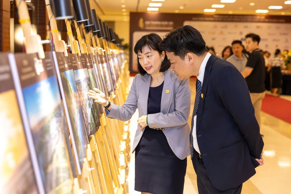 Lễ trao Giải thưởng Quốc gia Bất động sản Việt Nam lần thứ II: Vinh danh những thương hiệu xuất sắc nhất, định hình chuẩn mực phát triển mới- Ảnh 8. Lễ trao Giải thưởng Quốc gia Bất động sản Việt Nam lần thứ II: Vinh danh những thương hiệu xuất sắc nhất, định hình chuẩn mực phát triển mới- Ảnh 8.