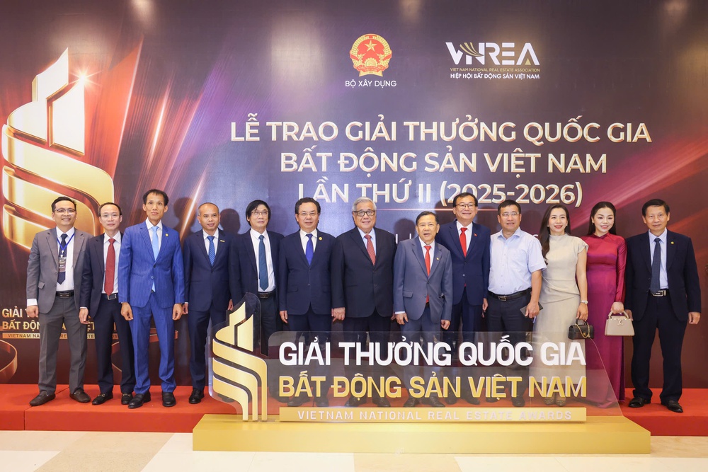 Lễ trao Giải thưởng Quốc gia Bất động sản Việt Nam lần thứ II: Vinh danh những thương hiệu xuất sắc nhất, định hình chuẩn mực phát triển mới- Ảnh 31. Lễ trao Giải thưởng Quốc gia Bất động sản Việt Nam lần thứ II: Vinh danh những thương hiệu xuất sắc nhất, định hình chuẩn mực phát triển mới- Ảnh 31.