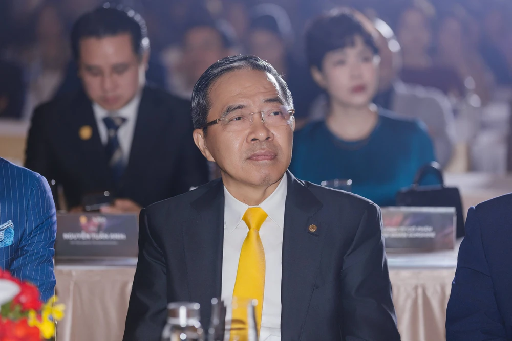 Nhìn lại những hình ảnh ấn tượng tại Lễ trao Giải thưởng Quốc gia Bất động sản Việt Nam lần thứ II- Ảnh 14.