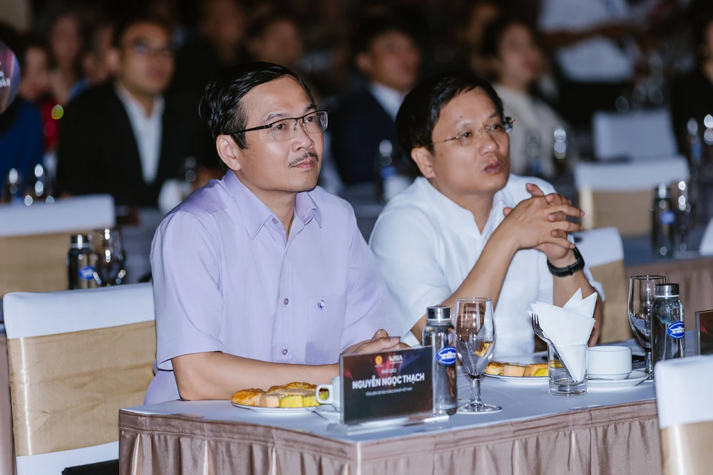 Nhìn lại những hình ảnh ấn tượng tại Lễ trao Giải thưởng Quốc gia Bất động sản Việt Nam lần thứ II- Ảnh 13.