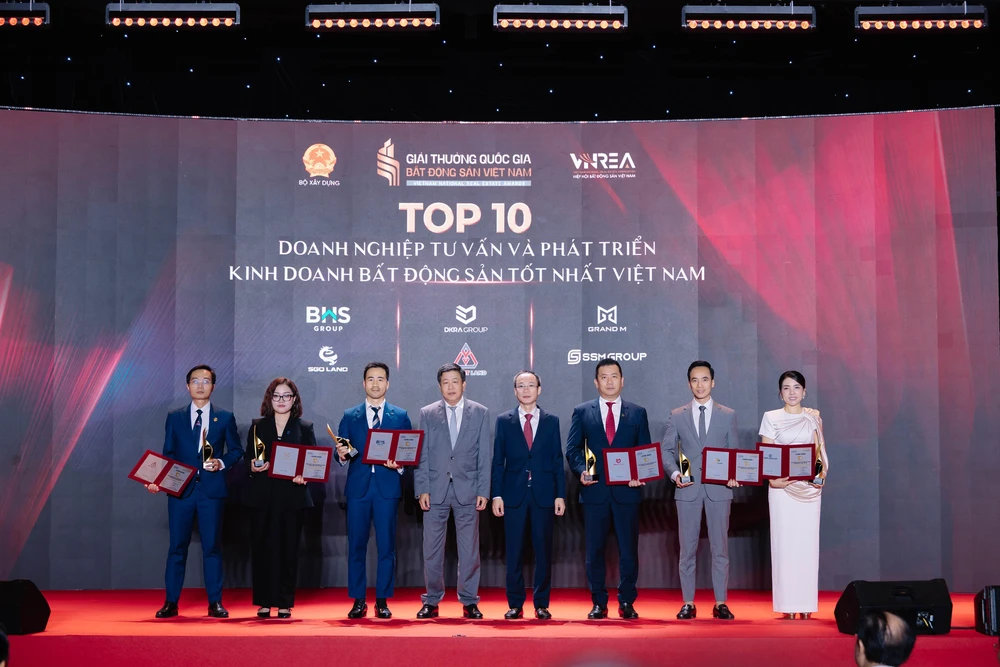 Nhìn lại những hình ảnh ấn tượng tại Lễ trao Giải thưởng Quốc gia Bất động sản Việt Nam lần thứ II- Ảnh 41.