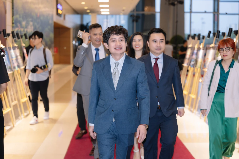 Nhìn lại những hình ảnh ấn tượng tại Lễ trao Giải thưởng Quốc gia Bất động sản Việt Nam lần thứ II- Ảnh 16.