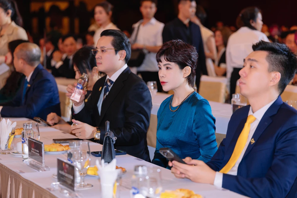 Cộng đồng doanh nghiệp góp mặt đông đảo tại Lễ trao Giải thưởng Quốc gia Bất động sản Việt Nam lần thứ II- Ảnh 29.