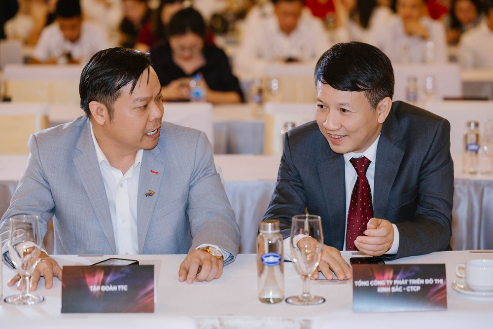 Cộng đồng doanh nghiệp góp mặt đông đảo tại Lễ trao Giải thưởng Quốc gia Bất động sản Việt Nam lần thứ II- Ảnh 35.