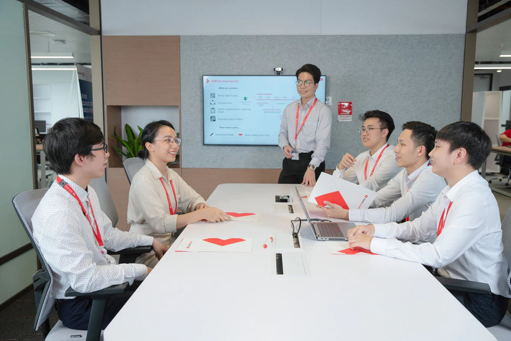 Doanh nhân Hồ Hùng Anh và hành trình "Chuyển đổi ngành tài chính, nâng tầm giá trị sống" cùng Techcombank - Ảnh 4.