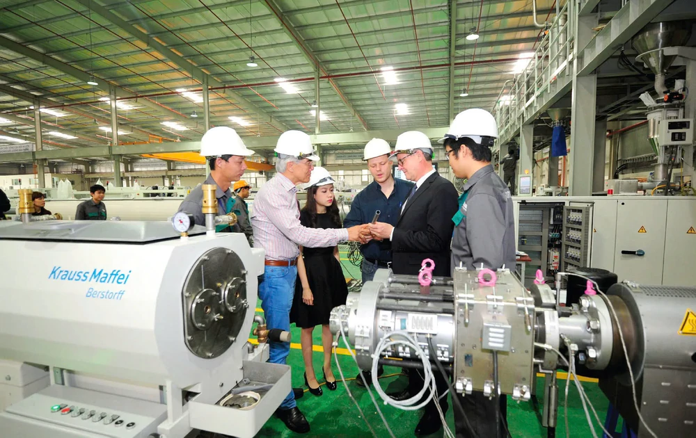 Doanh nhân Nguyễn Duy Chính: Tiếp nối và nâng tầm thương hiệu Việt bằng công nghệ và đổi mới sáng tạo  - Ảnh 13.