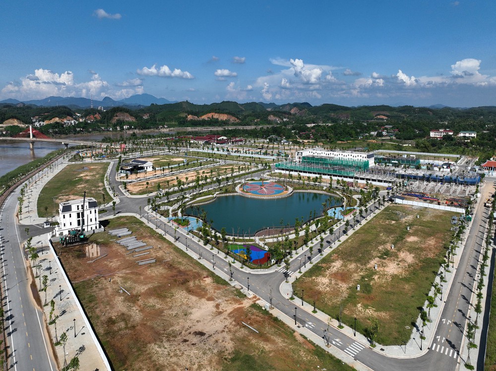 Lào Cai trước bài toán xây dựng mô hình phát triển mới để trở thành một cực tăng trưởng ở vùng Tây Bắc- Ảnh 4.