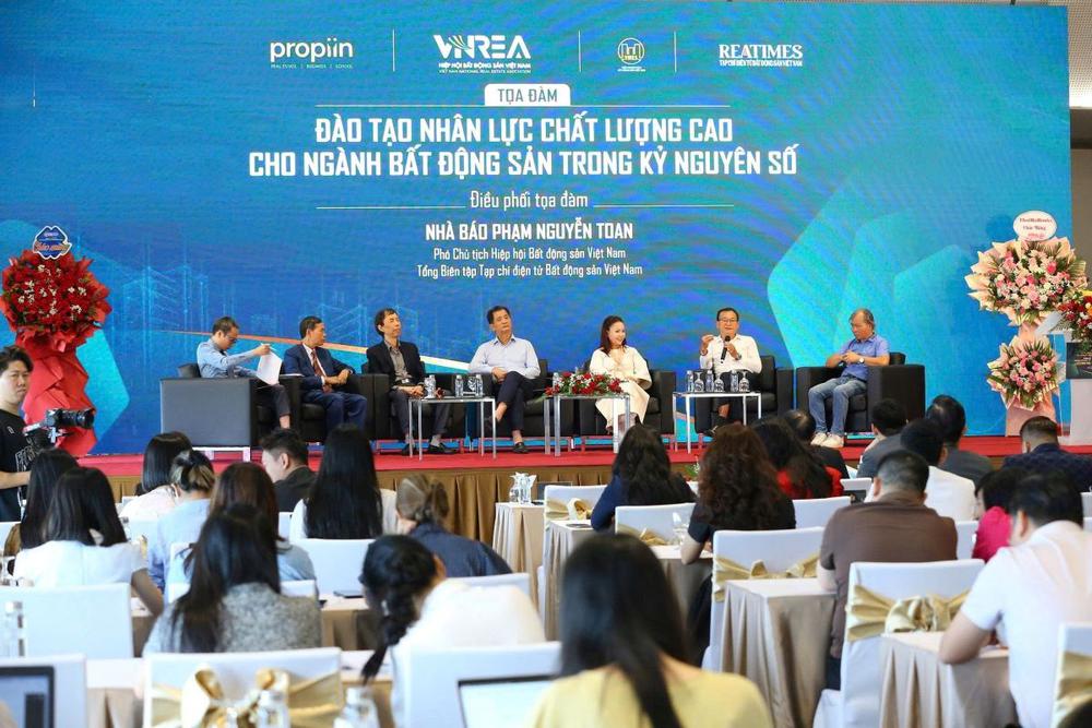 Đồng hành cùng doanh nghiệp, kiến tạo thị trường bất động sản nhân văn, bền vững - Ảnh 3.