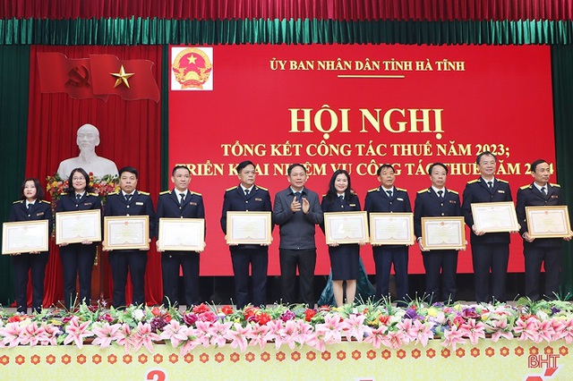 Hà Tĩnh: Hoàn thành xuất sắc nhiệm vụ công tác thuế năm 2023- Ảnh 6.
