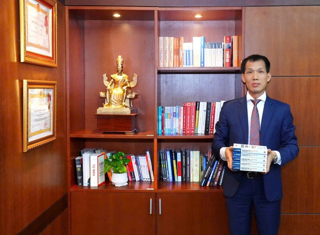 Dr. Lawyer Doan Van Binh introduces the book "Vietnam Real Estate For Foreigners"- Ảnh 9.