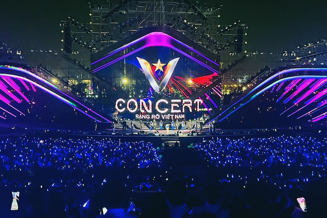 "Chảo lửa" V-Concert: Biển người 2,5 vạn khán giả khuấy đảo Trung tâm triển lãm Top 10 thế giới- Ảnh 4.