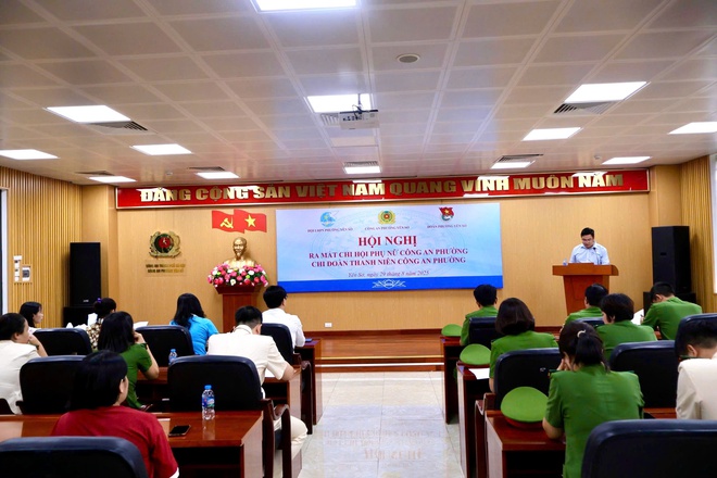 Hà Nội: Ra mắt Chi Đoàn và Chi hội Phụ nữ Công an phường Yên Sở- Ảnh 1. Hà Nội: Ra mắt Chi Đoàn và Chi hội Phụ nữ Công an phường Yên Sở- Ảnh 1.