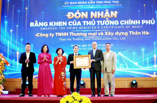 Phú Thọ gặp mặt Ngày Doanh nhân Việt Nam 13/10: “Doanh nghiệp đồng hành - Phú Thọ phát triển” - Ảnh 2.