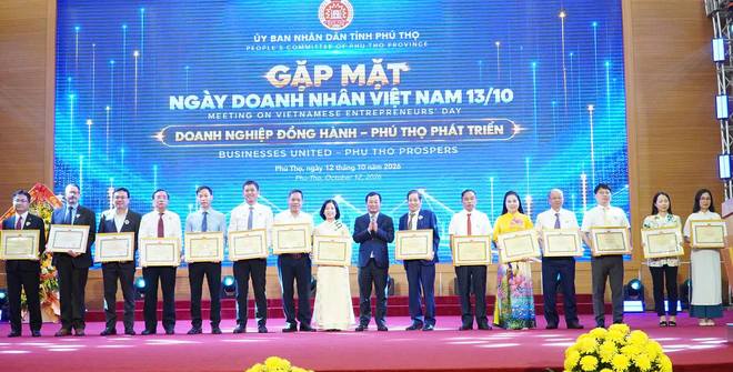 Phú Thọ gặp mặt Ngày Doanh nhân Việt Nam 13/10: “Doanh nghiệp đồng hành - Phú Thọ phát triển” - Ảnh 6.