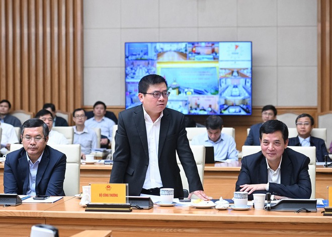 Thủ tướng: Tối ưu hóa hiệu quả các dự án và làm chủ công nghệ đường sắt- Ảnh 10. Thủ tướng: Tối ưu hóa hiệu quả các dự án và làm chủ công nghệ đường sắt- Ảnh 10.